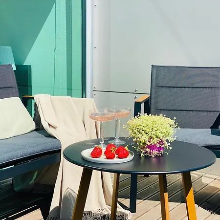 Apartment Heart With A Sunny Rooftop Terrace