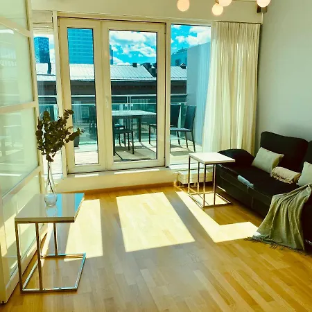 Heart With A Sunny Rooftop Terrace 탈린