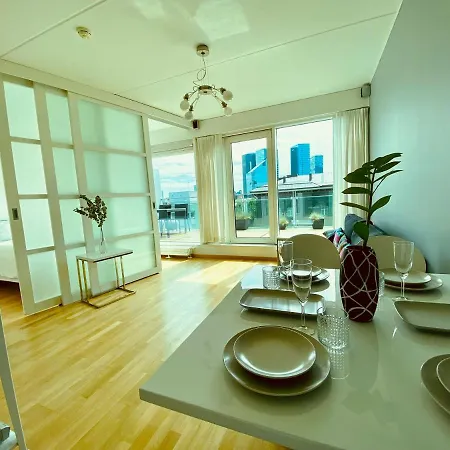 Heart With A Sunny Rooftop Terrace 아파트 *